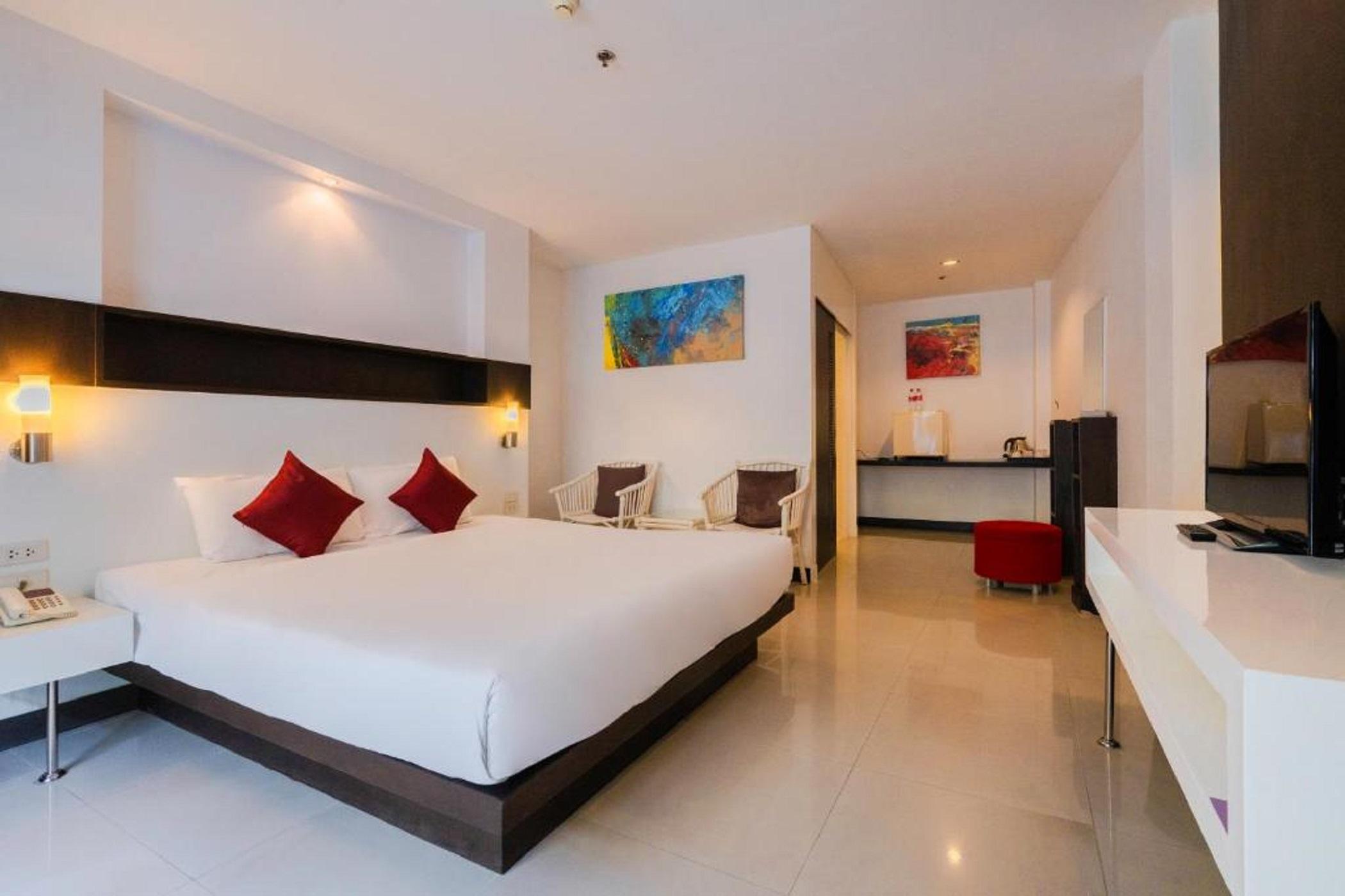 Baron Beach Hotel Паттайя Экстерьер фото