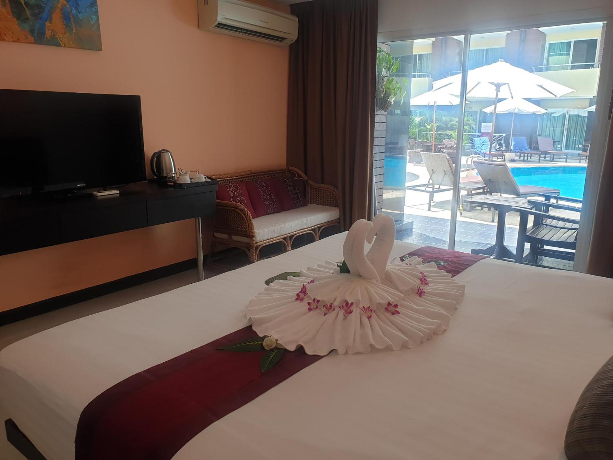 Baron Beach Hotel Паттайя Экстерьер фото