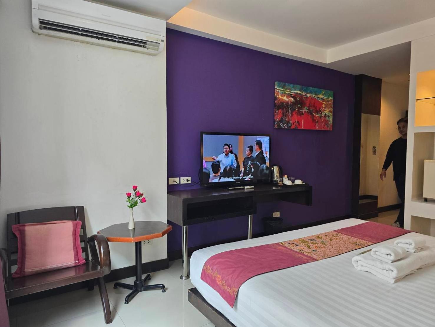 Baron Beach Hotel Паттайя Экстерьер фото