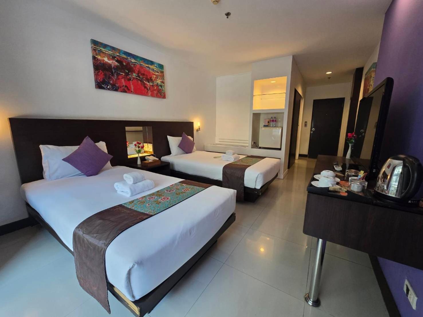 Baron Beach Hotel Паттайя Экстерьер фото