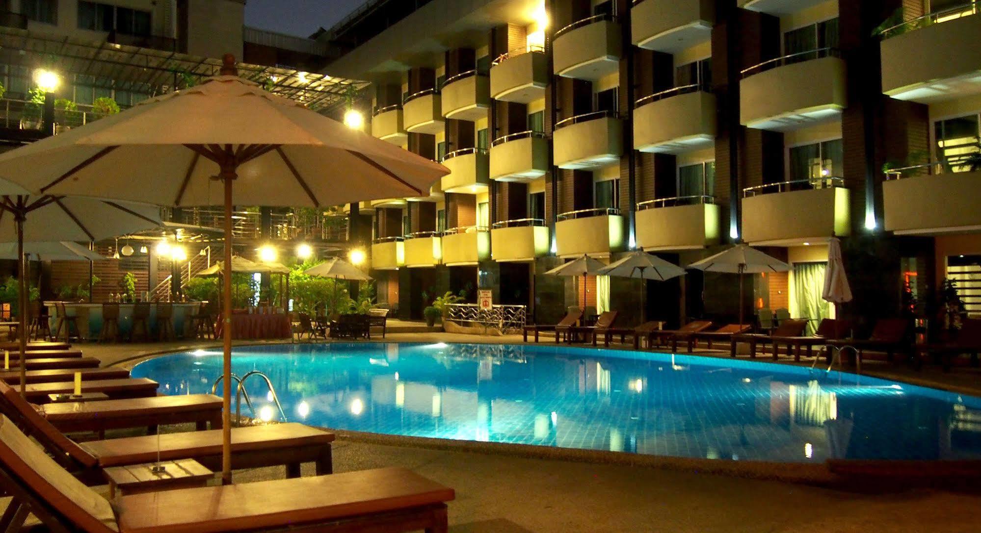 Baron Beach Hotel Паттайя Экстерьер фото