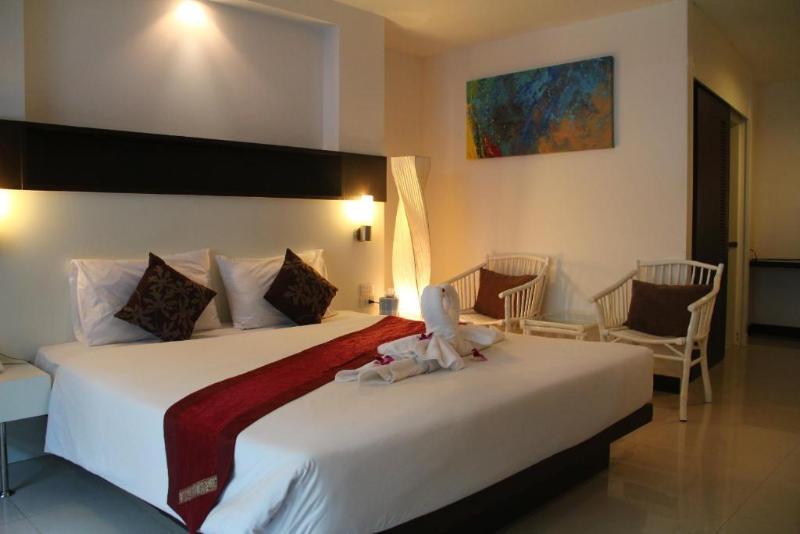 Baron Beach Hotel Паттайя Экстерьер фото